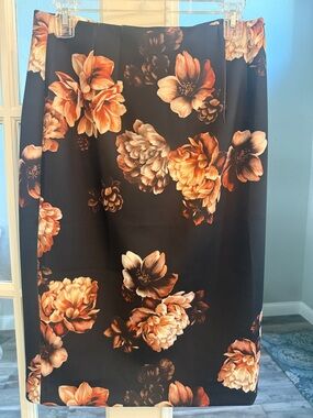 NWT Tahari Floral Print Pencil Skirt Size M